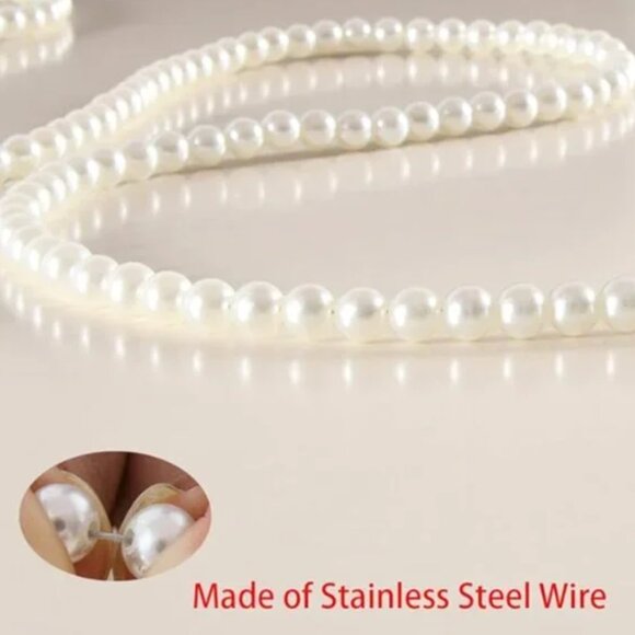 TWO leashes - 1 Pearl & 1 Gold with rhinestones - Picture 8 of 8